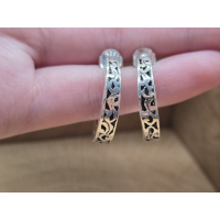 Echt zilveren oorbel stekers bewerkt.